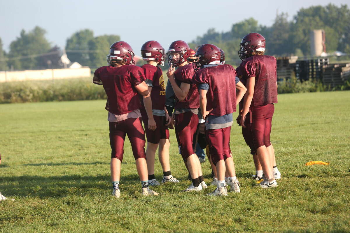 Deckerville Eagles football has final practice before scrimmage