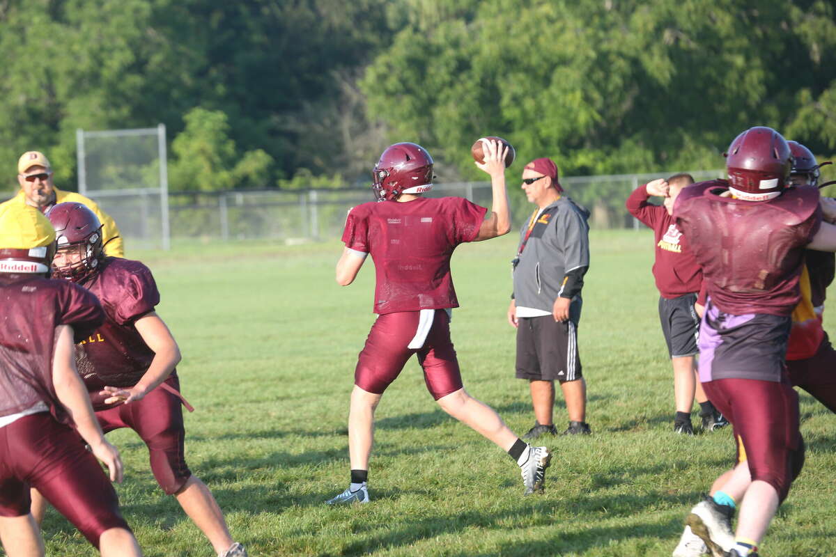 Deckerville Eagles football has final practice before scrimmage