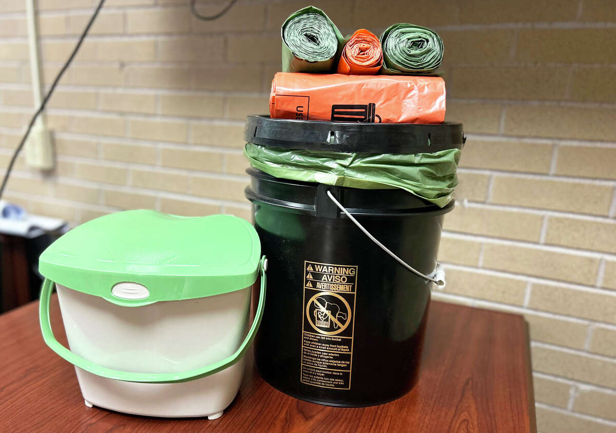 Middletown aims to reduce trash bills by recycling food scraps