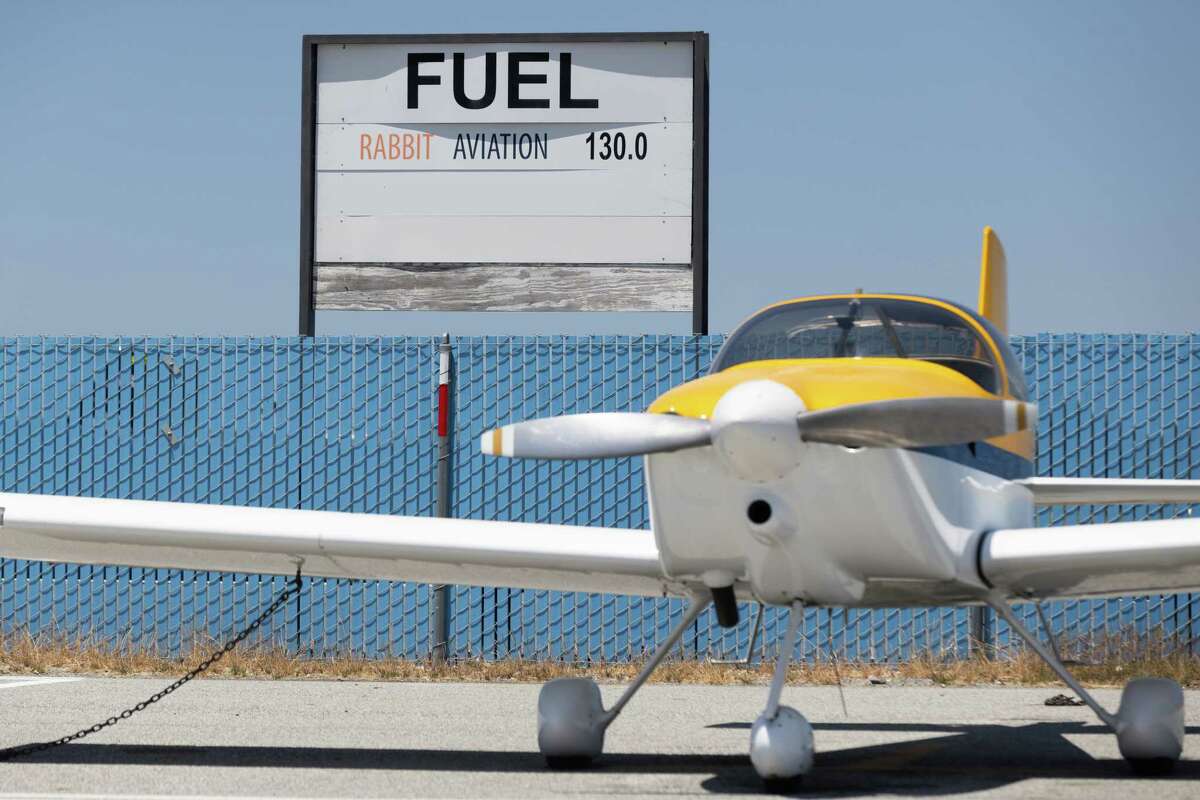 South Bay airport sparks controversy in fight to ban leaded fuel