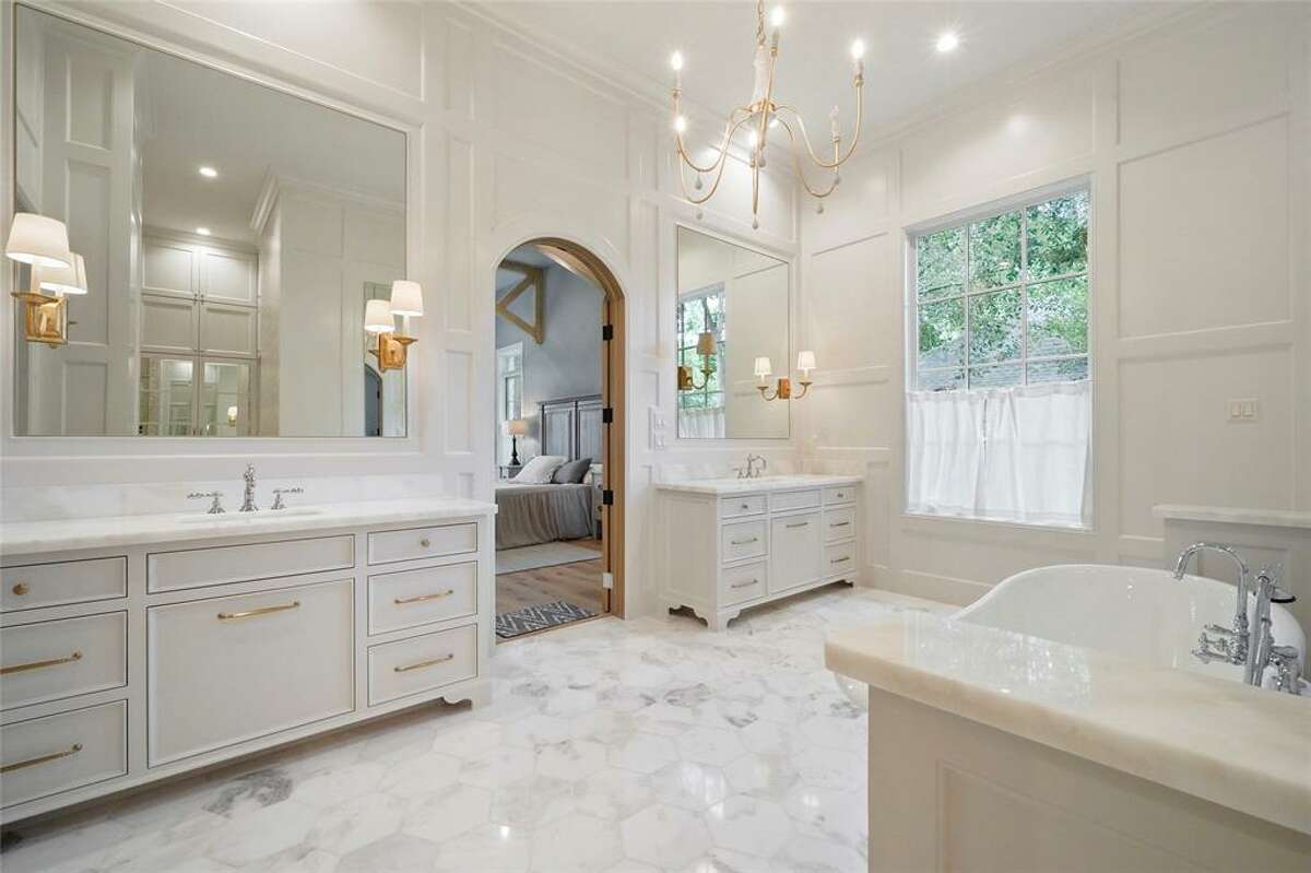 55 Hollymead Dr, The Woodlands,TX 77381