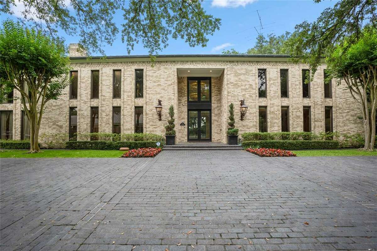 700 Pine Shadows Dr, Houston,TX 77056