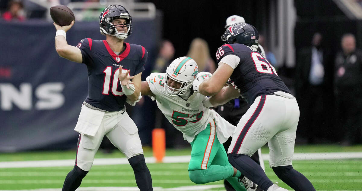 Houston Texans: Interior offensive line improves pass protection