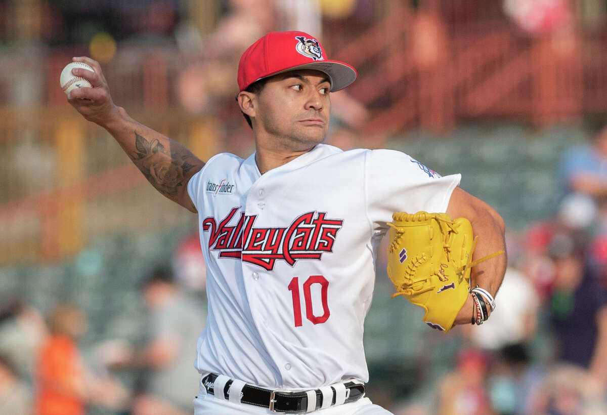 Baseball Falls in 10 Innings on Chilly Opening Day at Rickwood