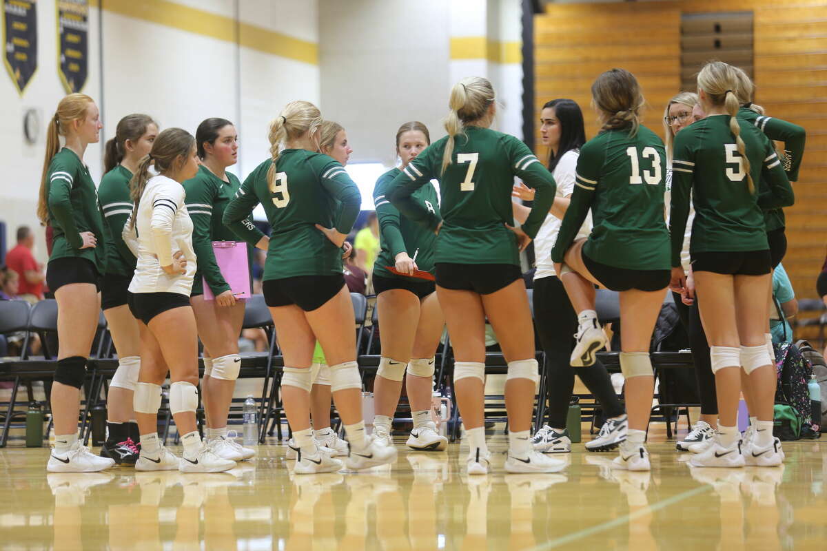 Bad Axe volleyball wins Hatchet Invitational to start season