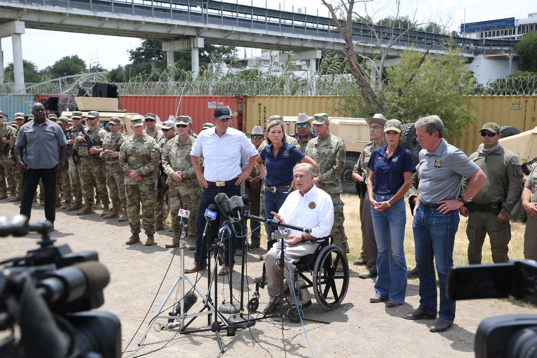 Biden unlikely to seize Texas National Guard, Abbott says