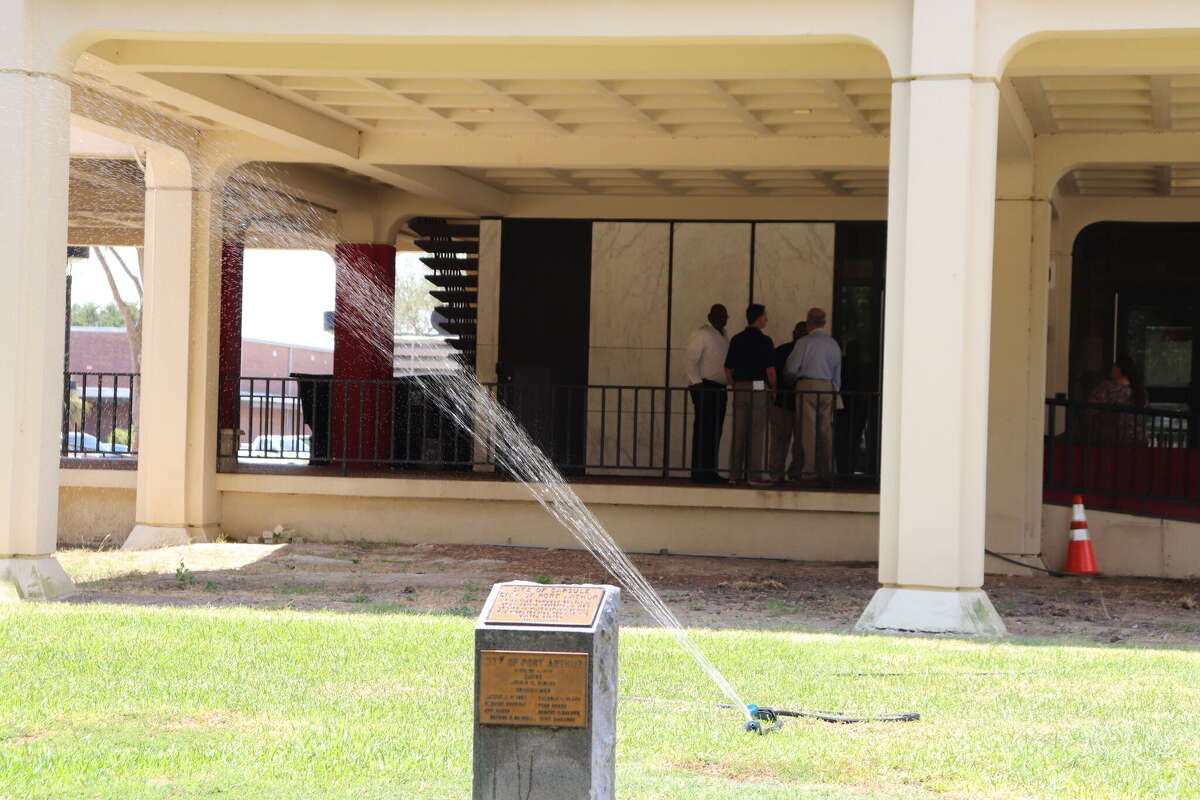 Port Arthur, Beaumont, Nederland under voluntary water restrictions