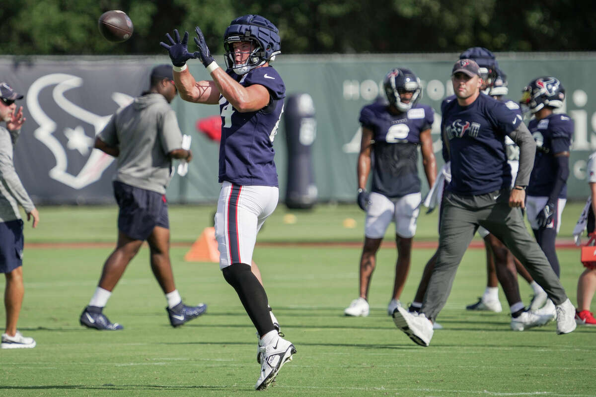 Texans make major roster changes ahead of regular season