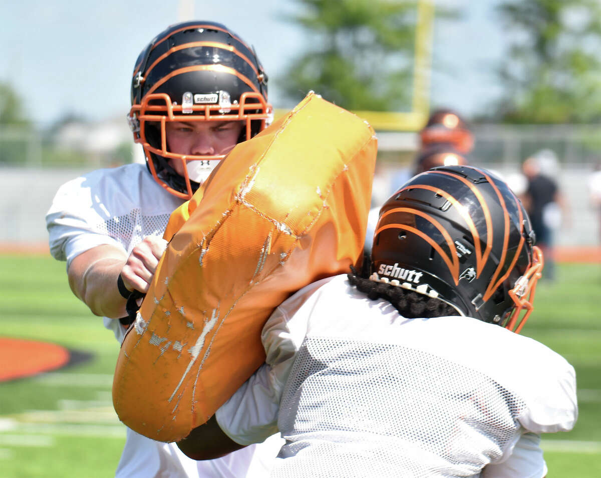 Expectations the same for Edwardsville football under Pickering