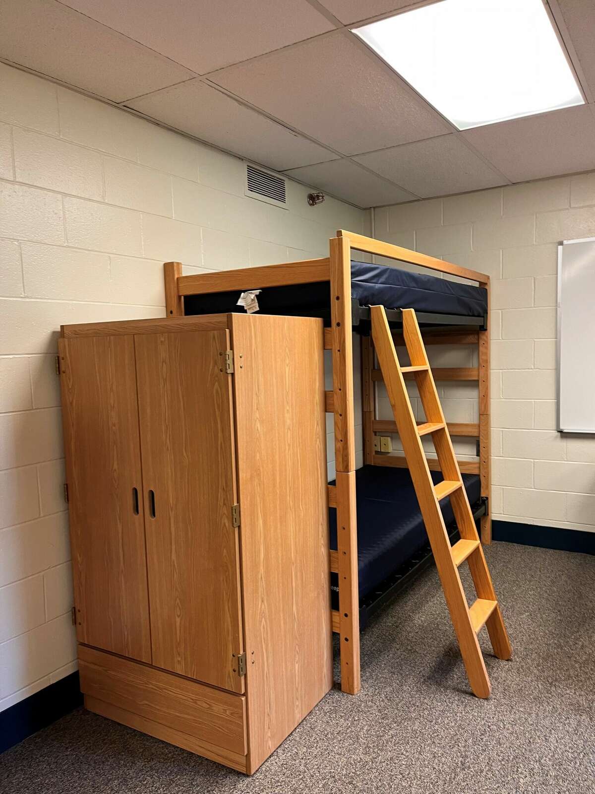 45 Quinnipiac students assigned to lounges instead of dorm rooms