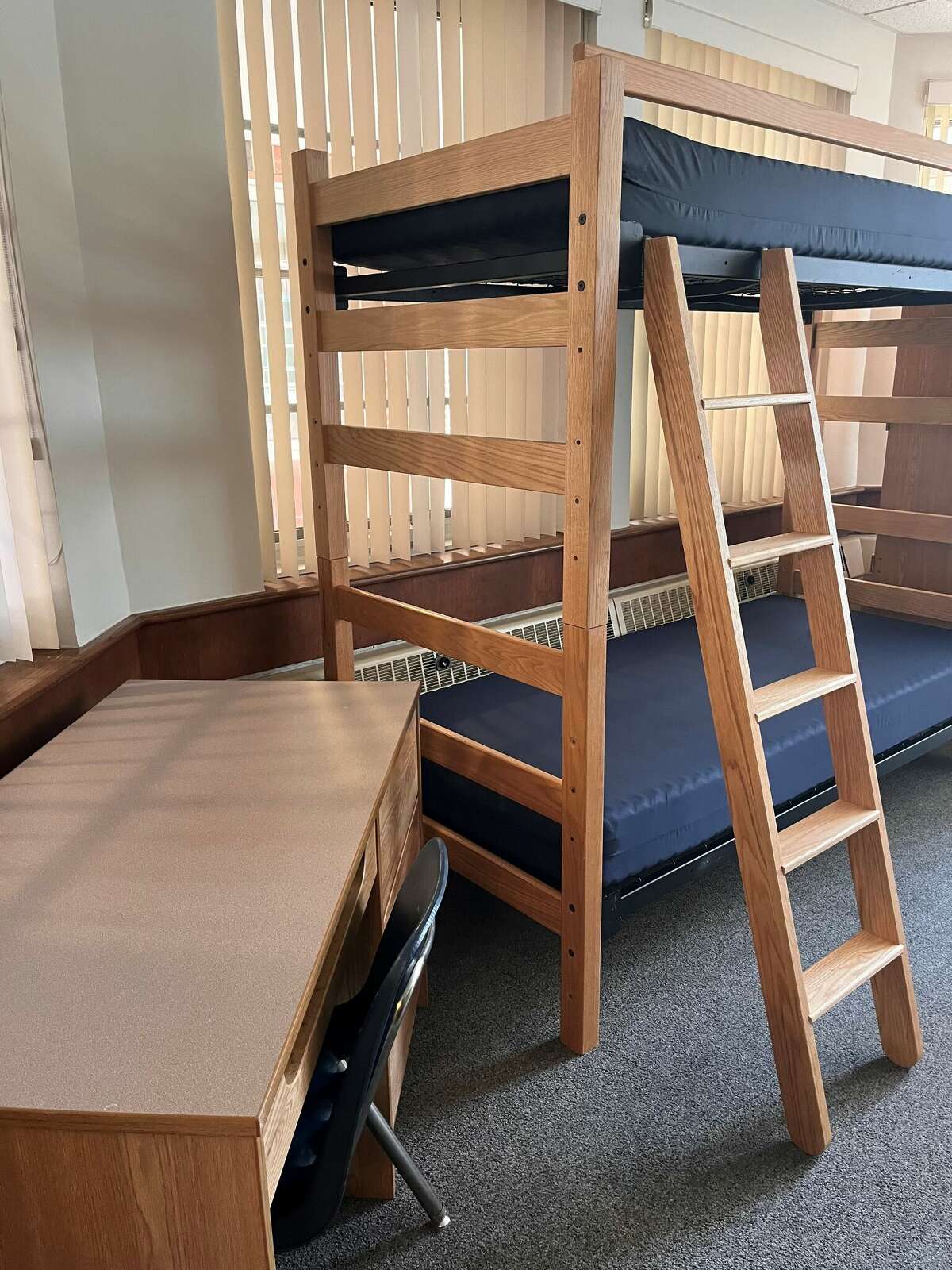 45 Quinnipiac students assigned to lounges instead of dorm rooms