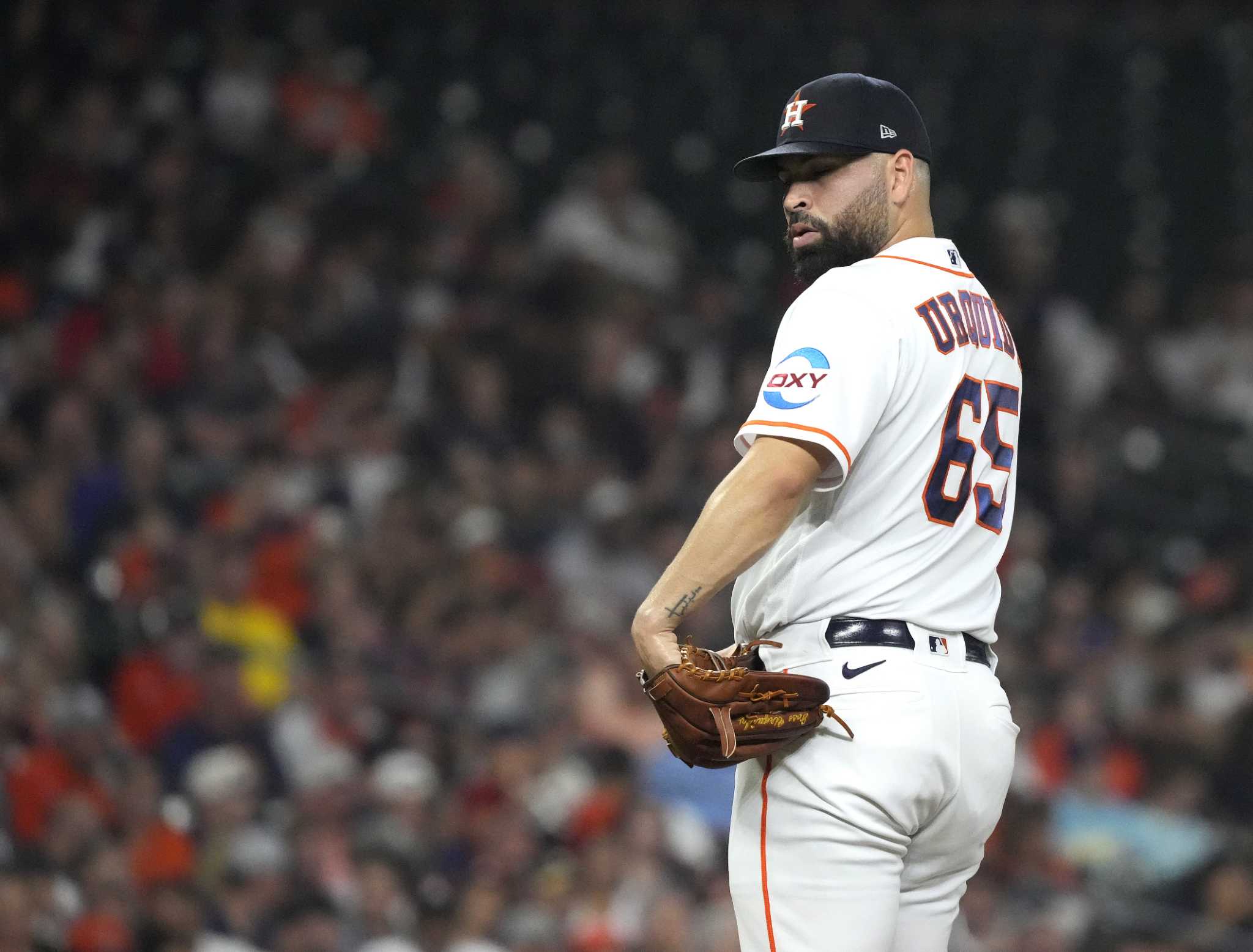 Astros utilize 6 man rotation