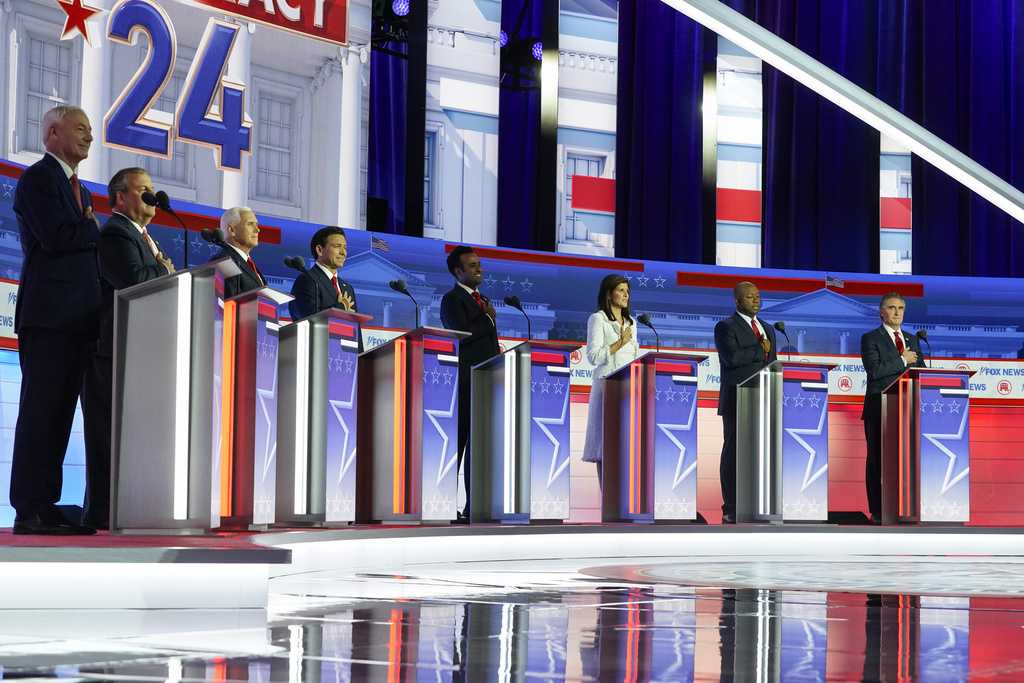 GOP Presidential Candidates Asked At Debate If They Would Support Trump ...