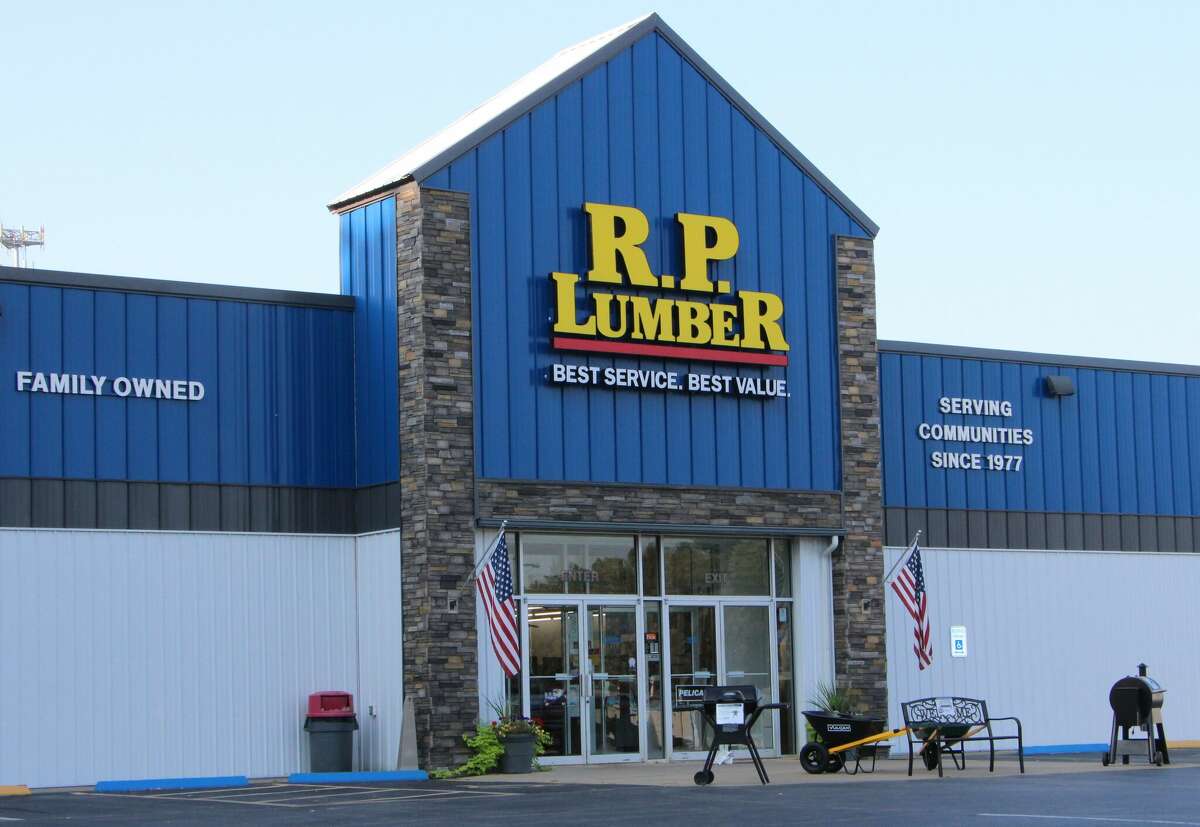 Edwardsville's R.P. Lumber Co. recognized as Beacon Award recipient