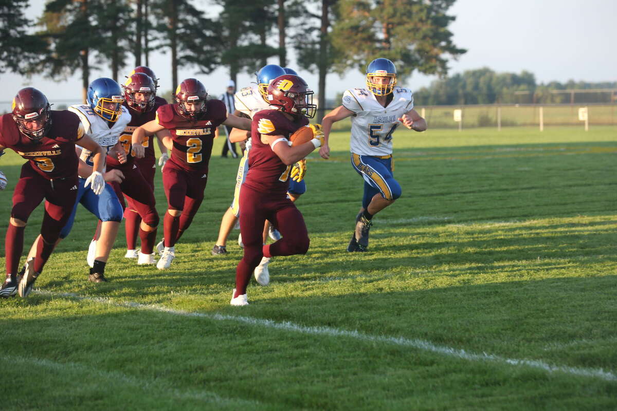 Deckerville dominates Ashley with first half performance