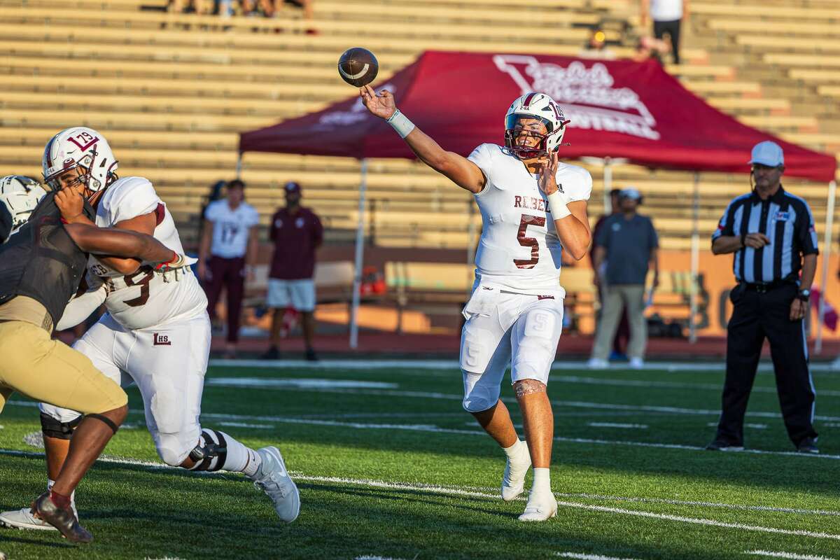 HS FOOTBALL: Davila’s 3 TD Passes Help Rebels Beat Amarillo, 35-7