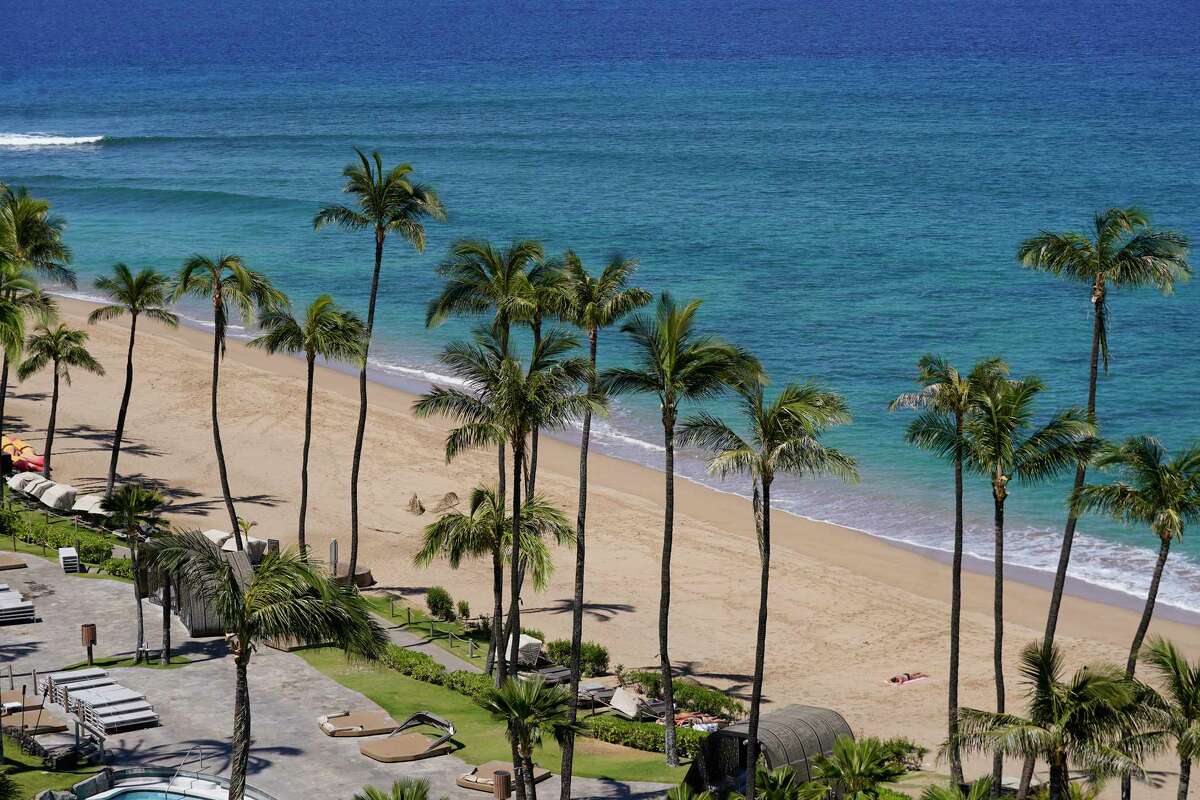 Firefighters halt progress of new Maui fire that prompted evacuations