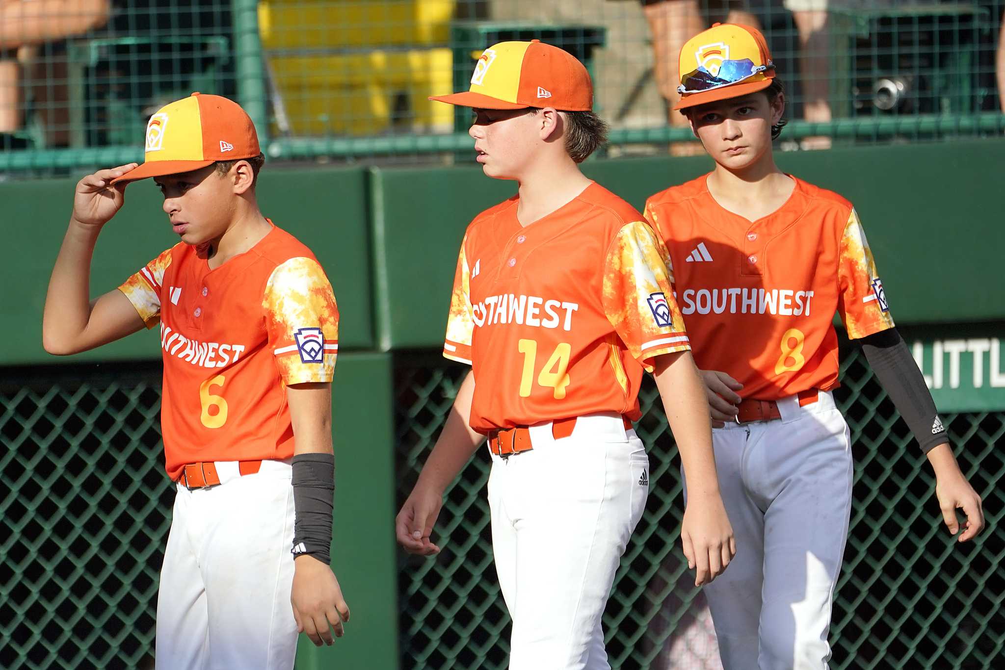 El Segundo Little League World Series champs in a parade Sunday