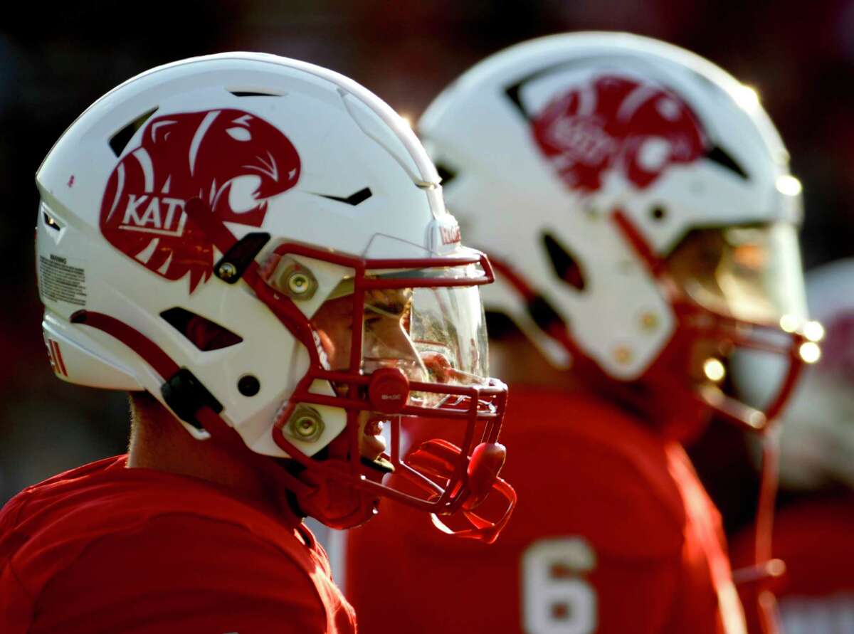 Katy Tigers handle Clear Springs Chargers in season opener