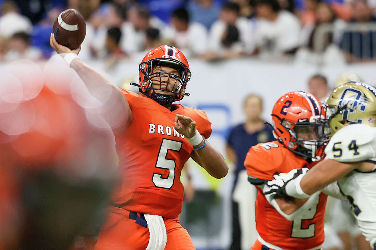 Quarterback Lincoln Philyaw shines in Brandeis debut over O'Connor