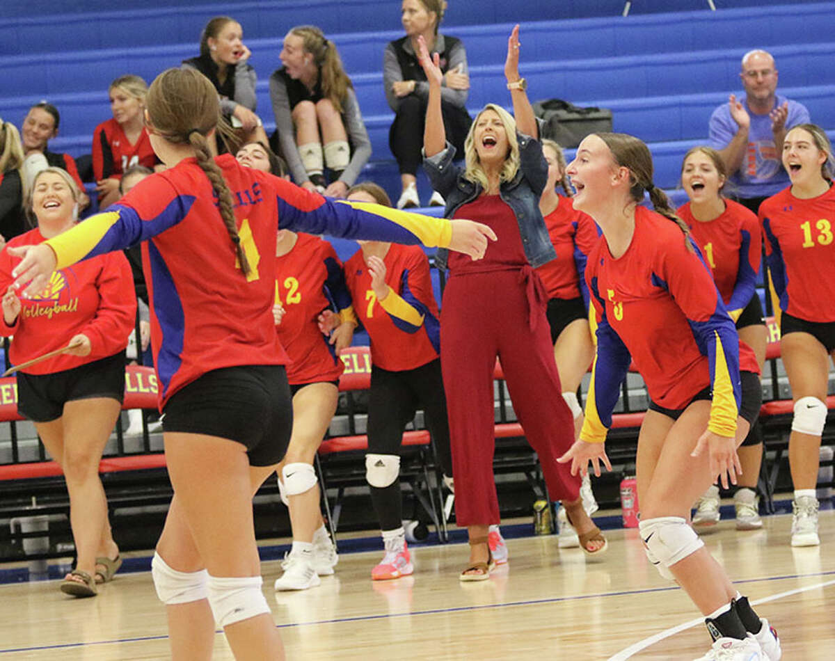 Klaas named MVP, Calhoun wins title at Roxana Tourney