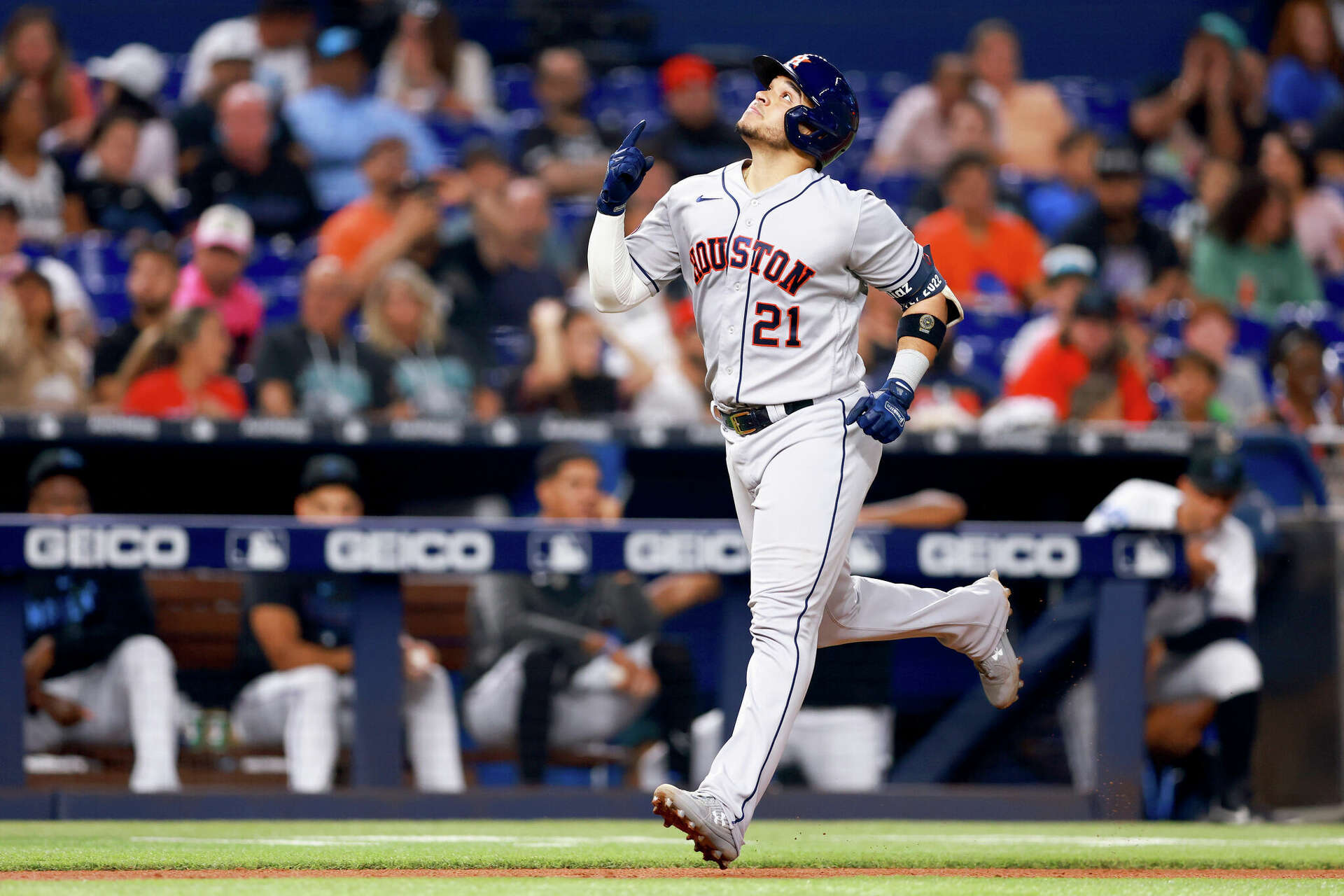 Yainer Diaz bashes way to Astros record in standout season