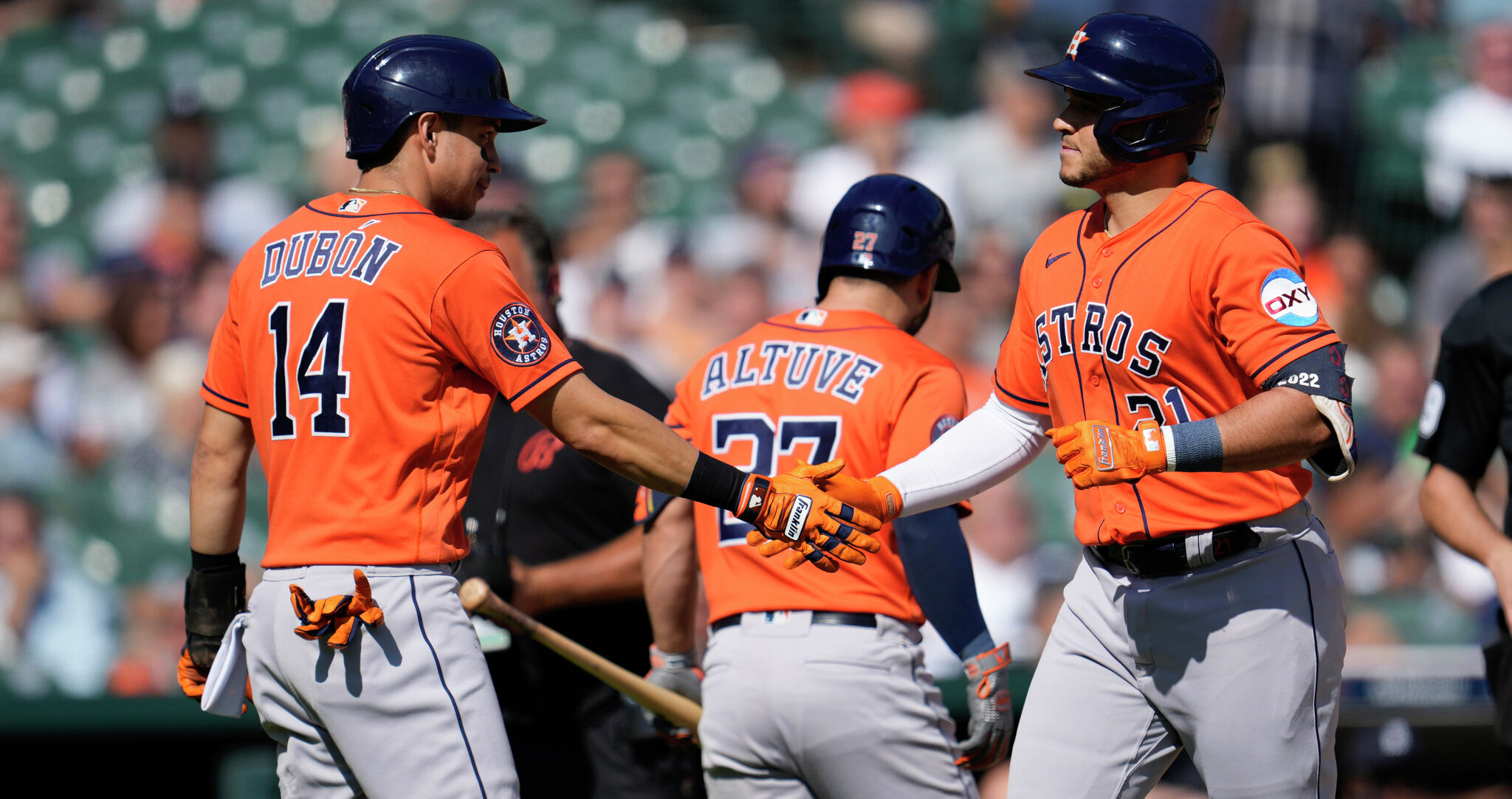 Astros tie franchise record with 25 hits in rout of Detroit