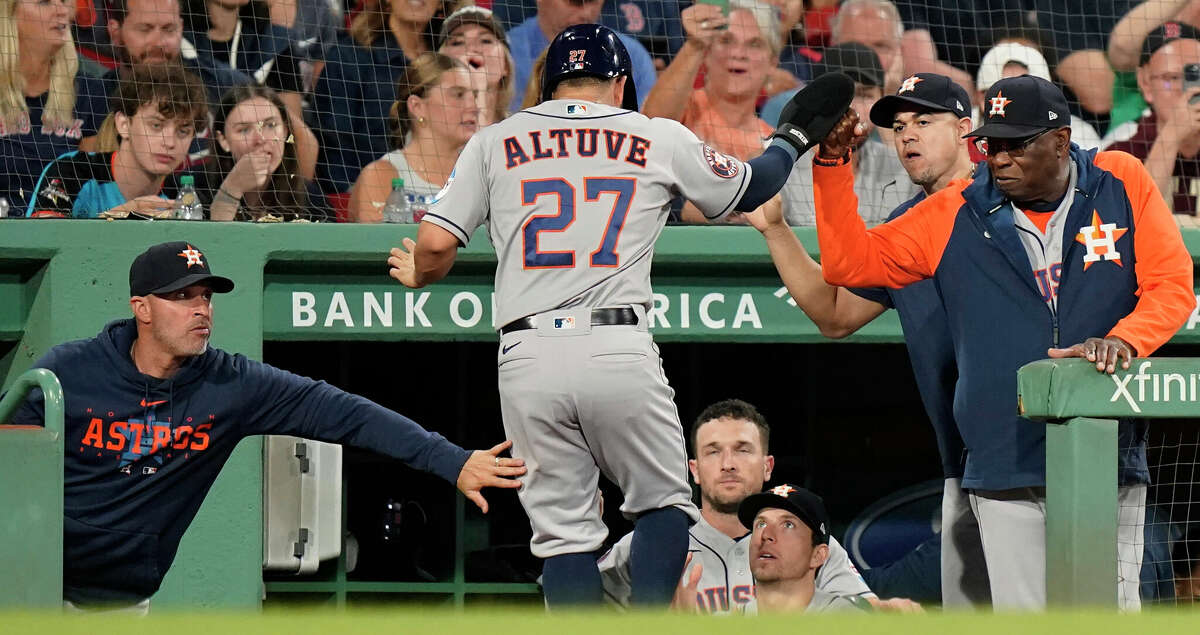 Providence native Jeremy Peña nearly hits for the cycle in Astros win