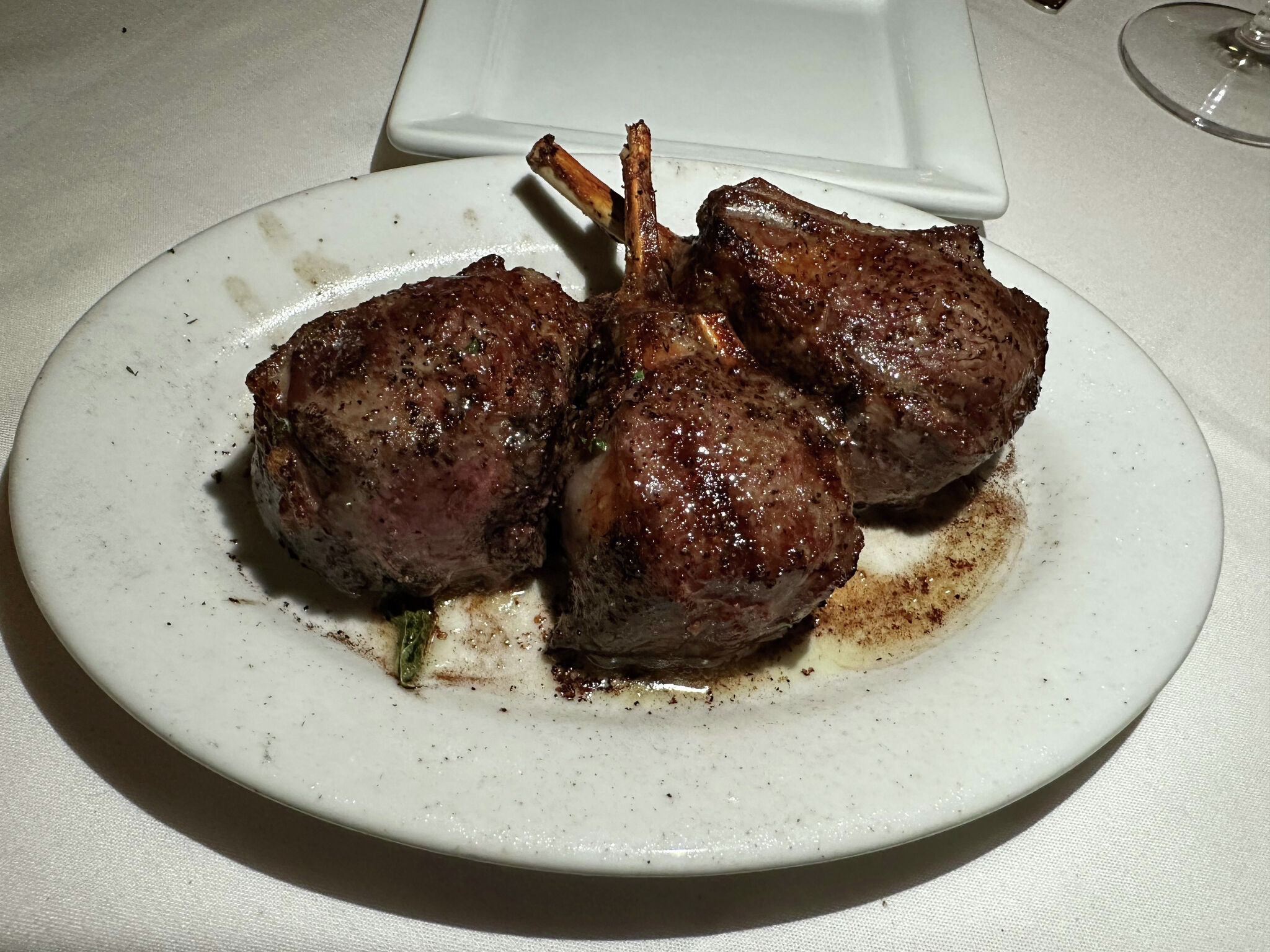 Ruth’s Chris: Reconciling chain dislike with fine meal