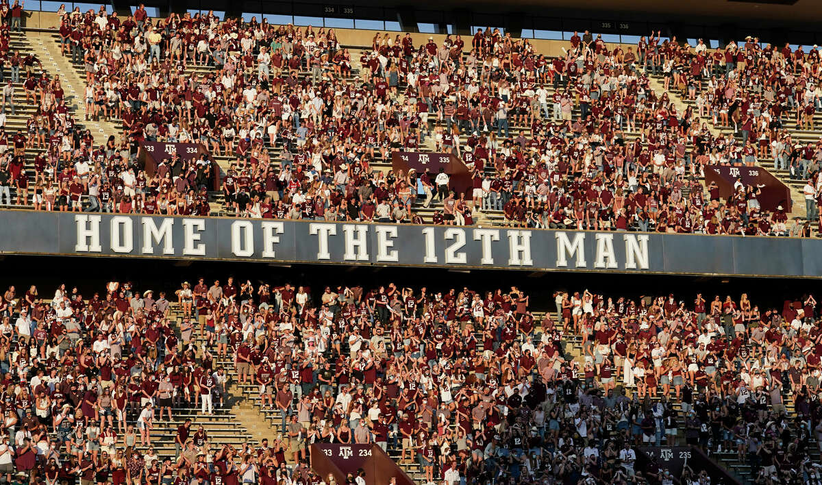 Texans working to have fans for second home game