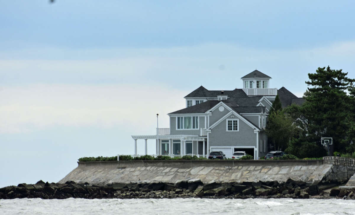 Across CT, buyers are paying record prices for luxury homes