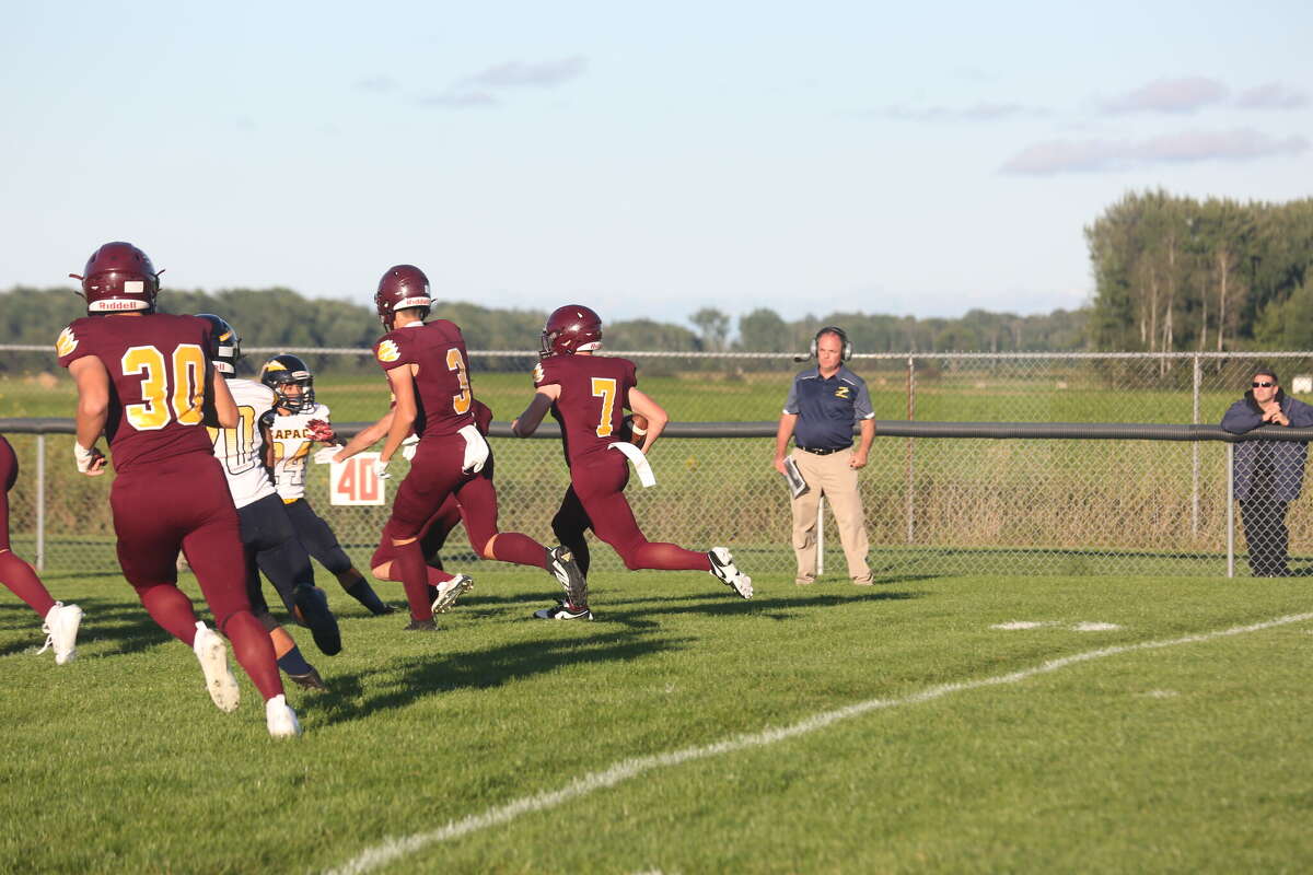 Deckerville quarterback helps team score seven times in victory