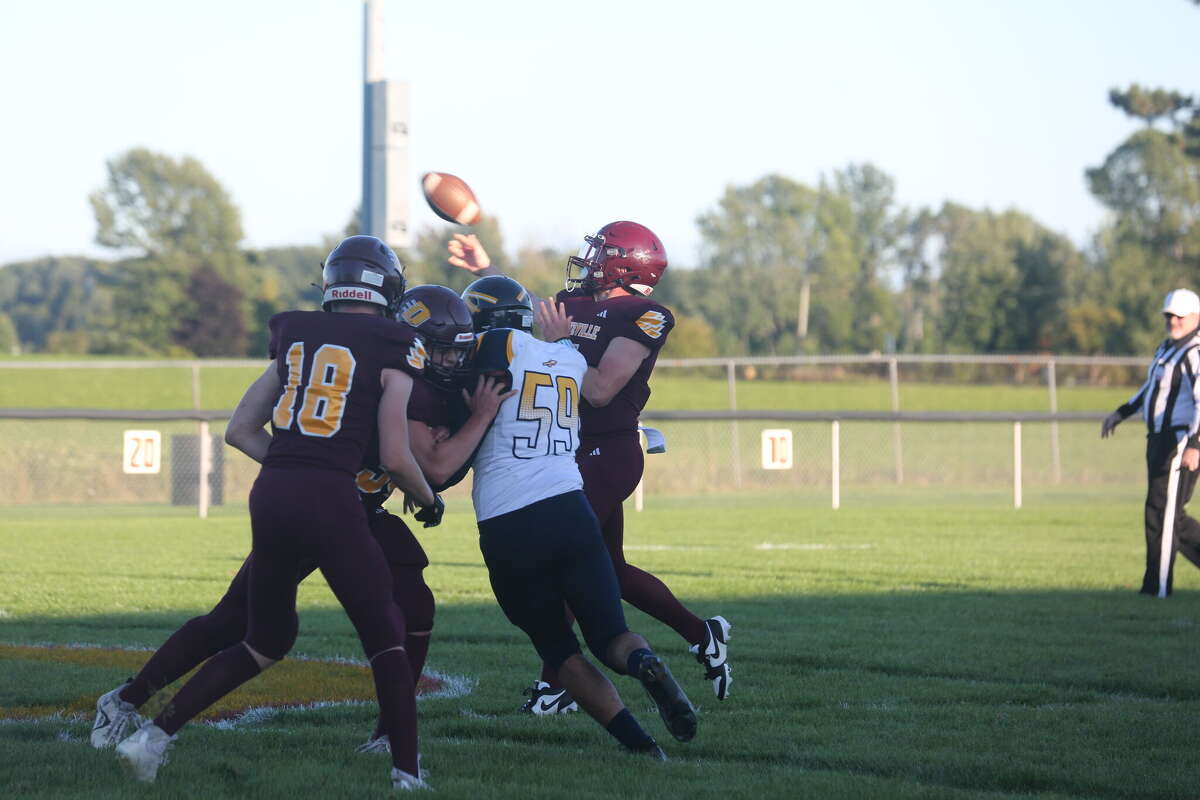 Deckerville quarterback helps team score seven times in victory