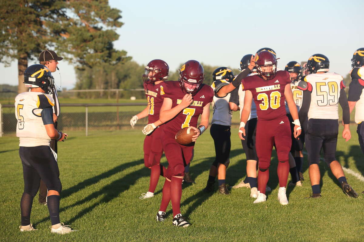 Deckerville quarterback helps team score seven times in victory