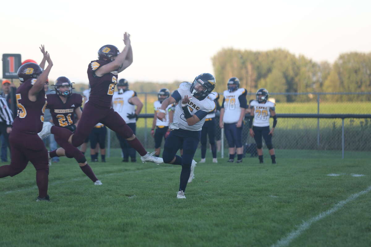 Deckerville quarterback helps team score seven times in victory