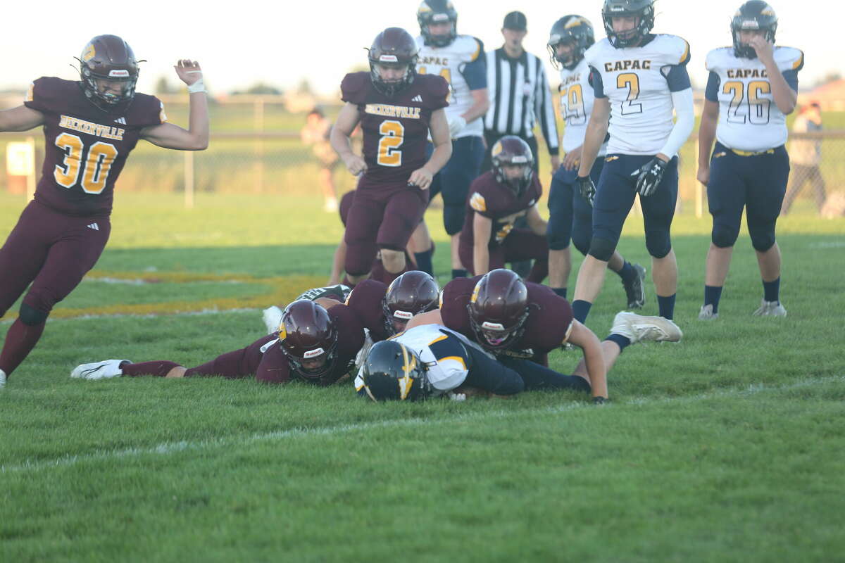 Deckerville quarterback helps team score seven times in victory