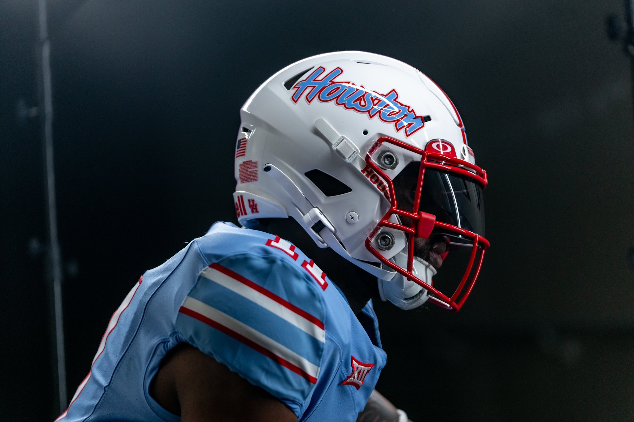 UH receives high praise for Houston Oilers inspired uniforms