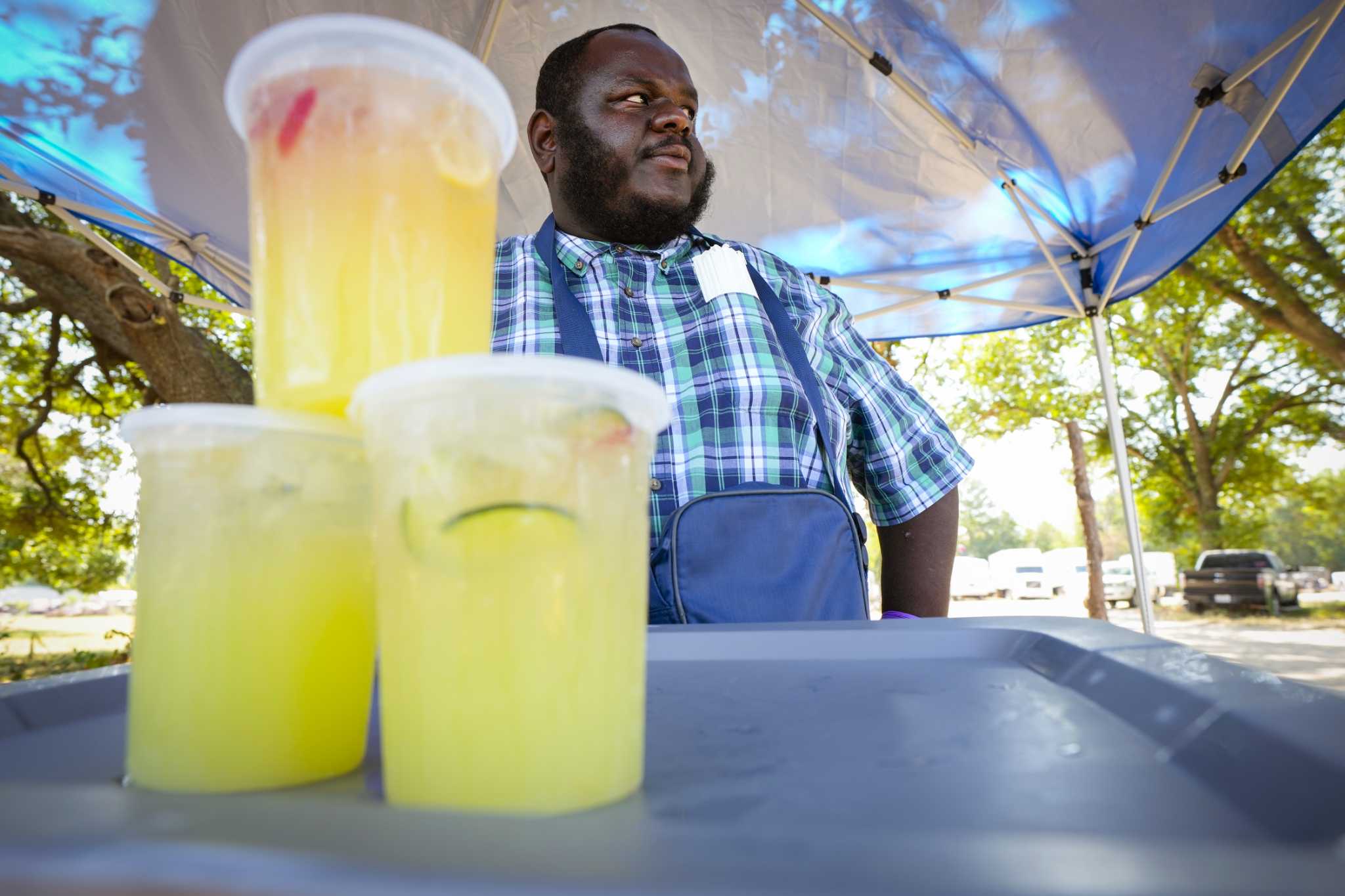 Lemonade stand in Spring gaining buzz after viral Facebook post