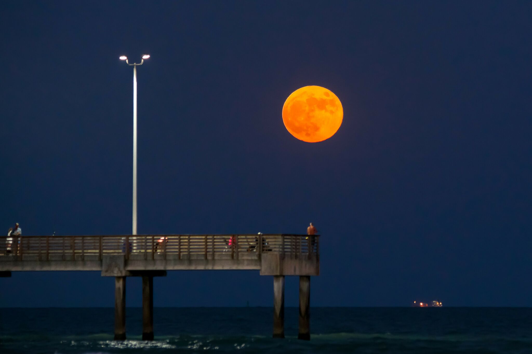 what-the-last-super-blue-moon-until-2037-looked-like-in-texas