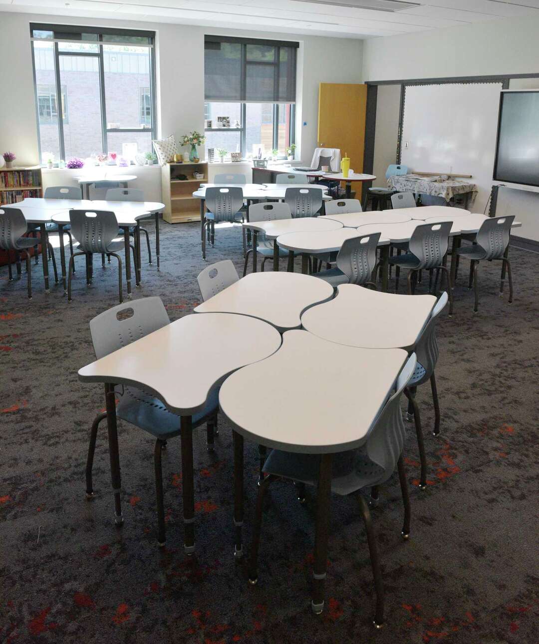 Brookfield's new Candlewood Lake Elementary to first students