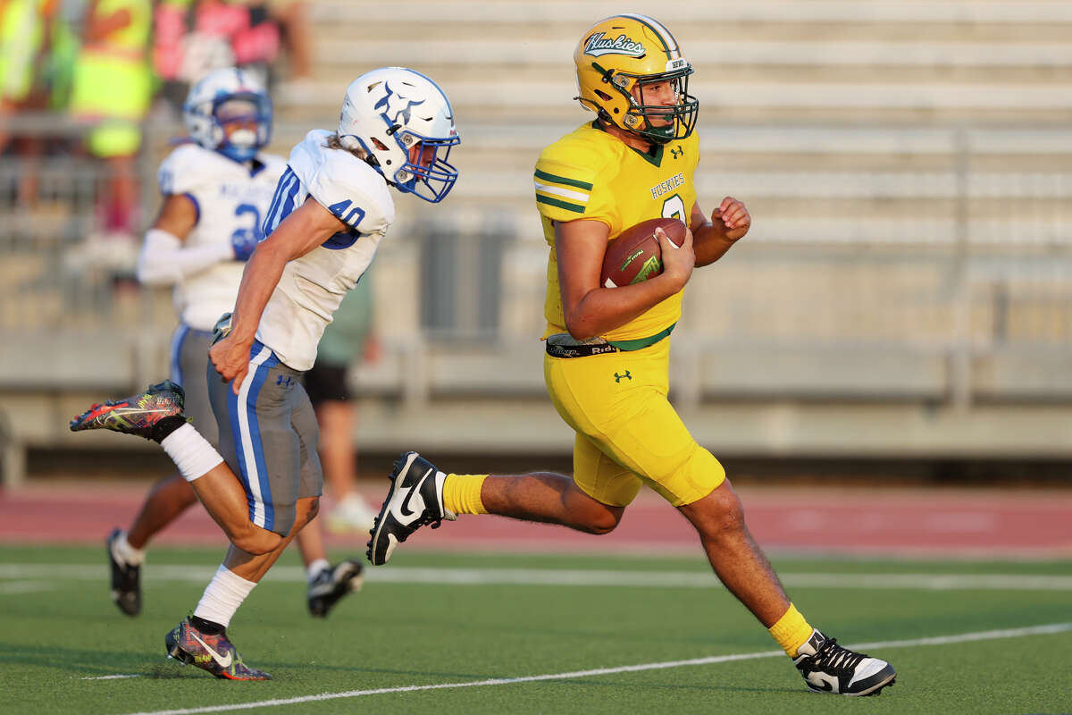 New Hampton County High School wins first ever football game