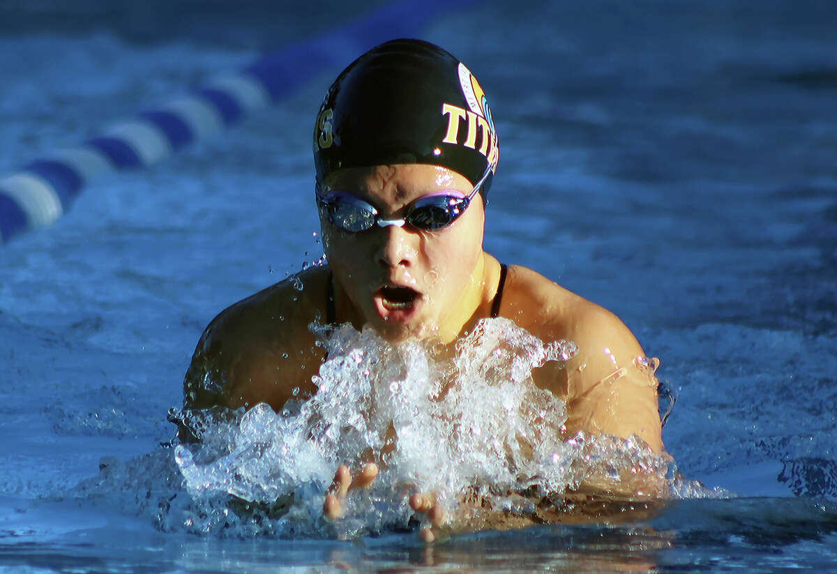 EHS opens swim season with outdoor win over O’Fallon