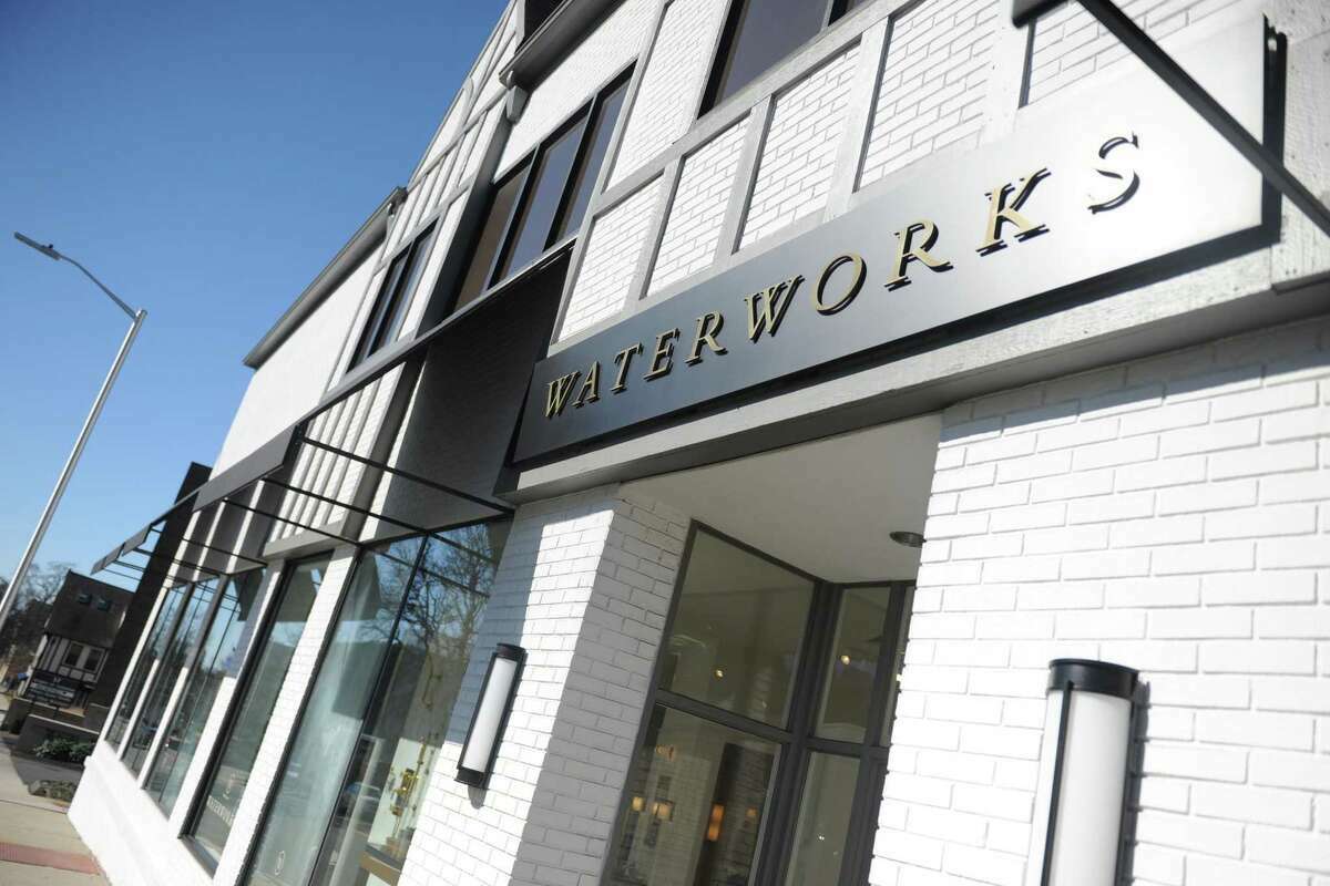 Greenwich debate on sign rules targets landscape lighting