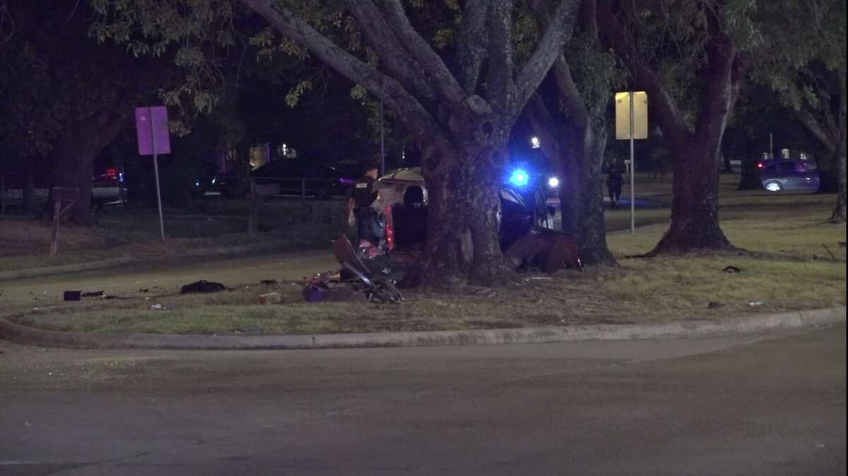 1 Dead After Car Hits Tree, Is Split In Half In Southwest Houston