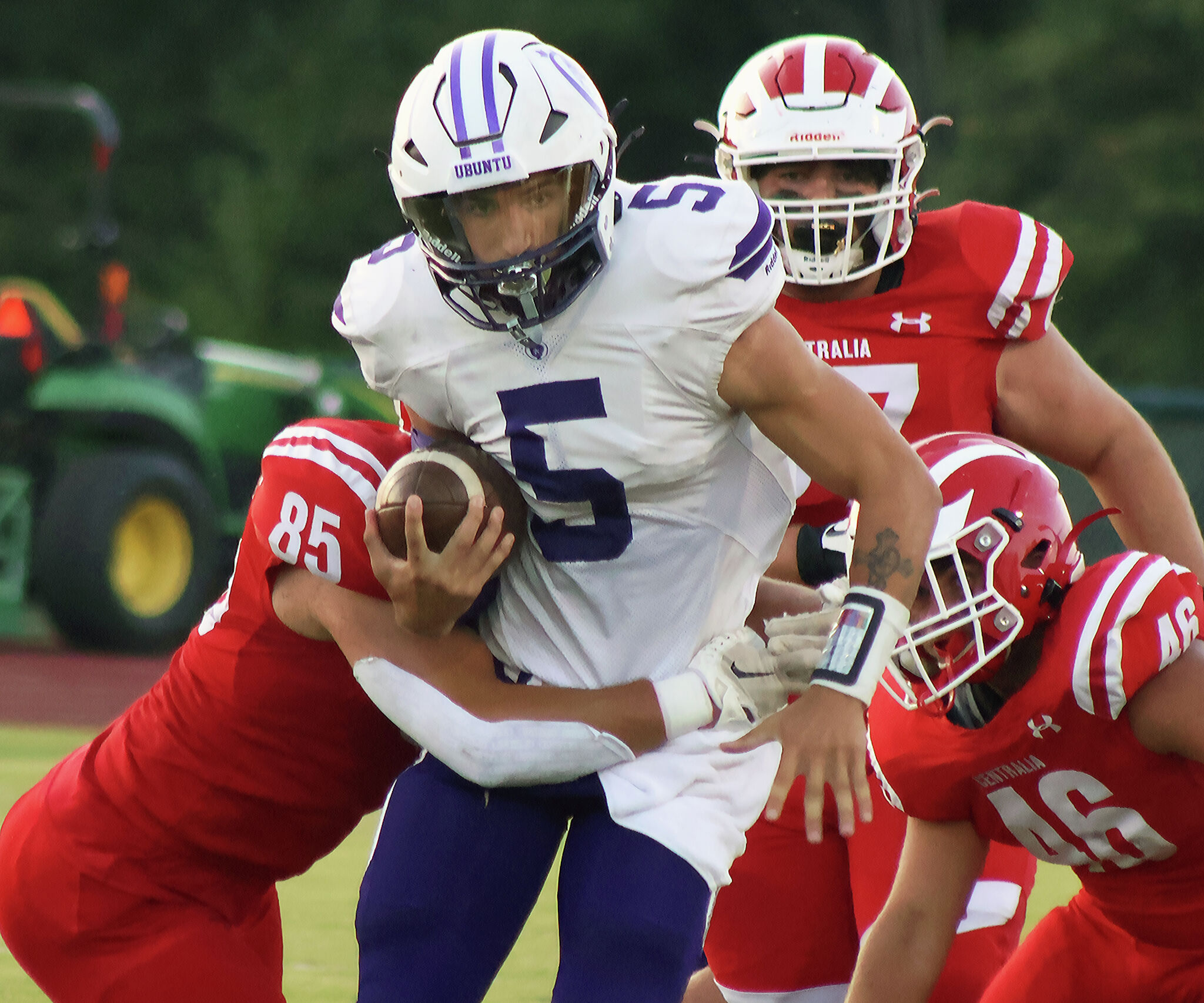 Kahoks use big first half to win home opener