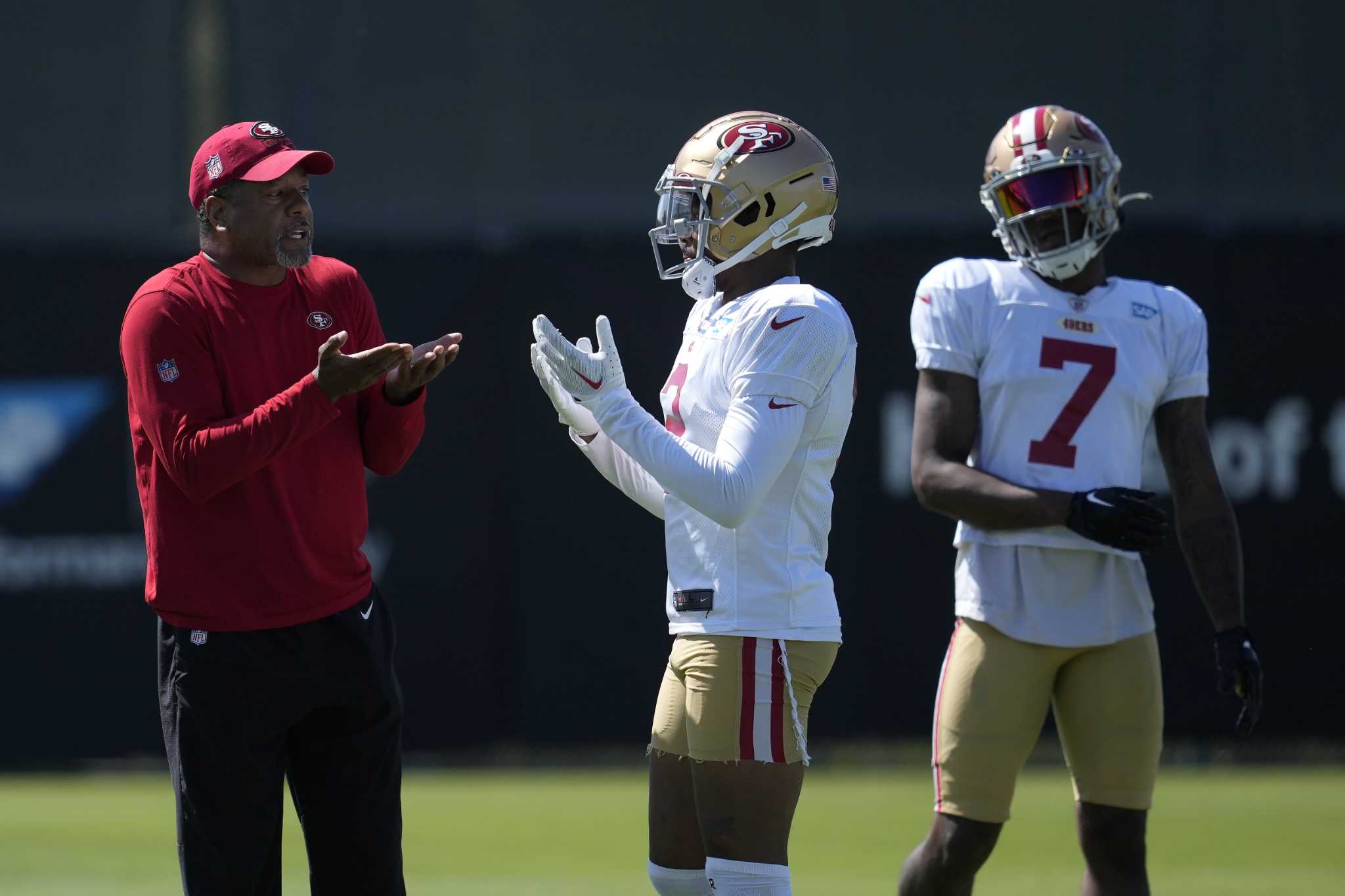 To blitz or not to blitz? 49ers' strong defense gives Wilks options