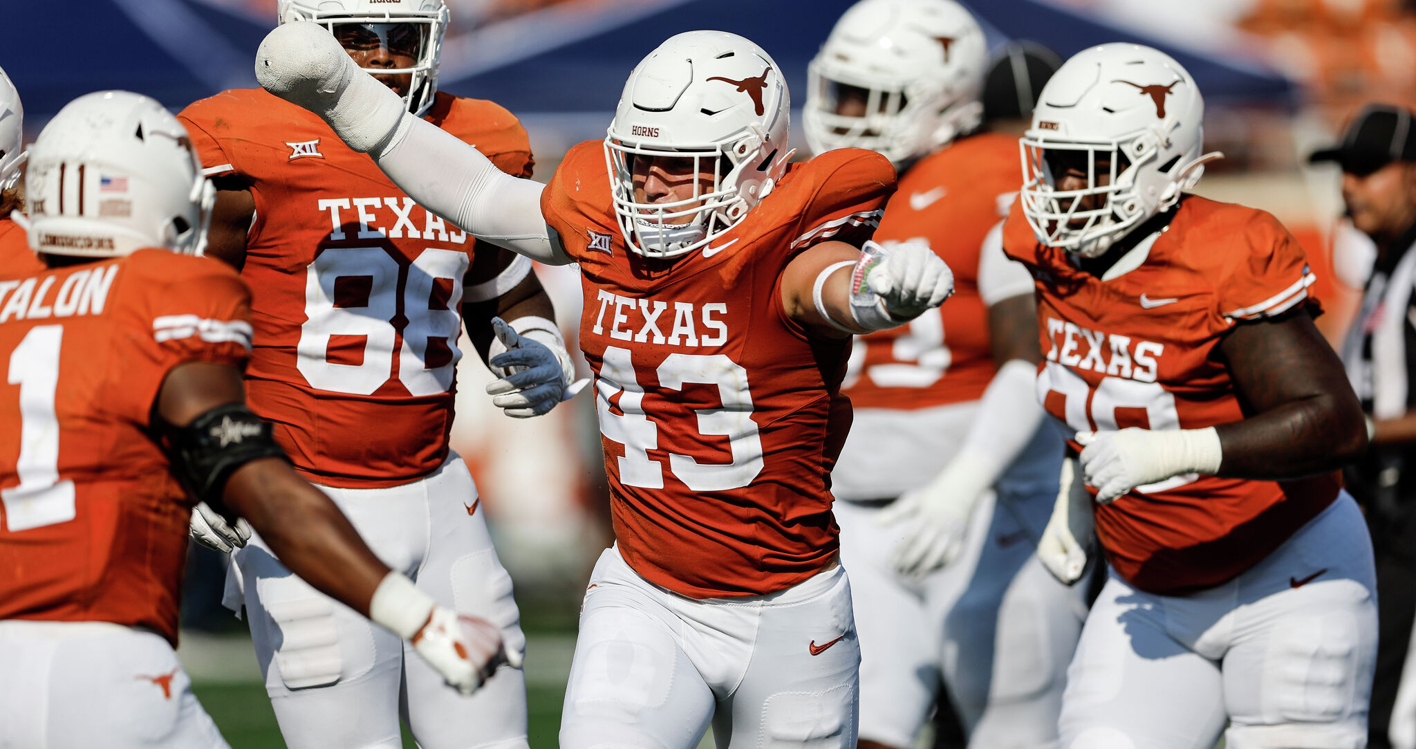 Longhorns Daily News: Texas' Quinn Ewers, Adonai Mitchell earn