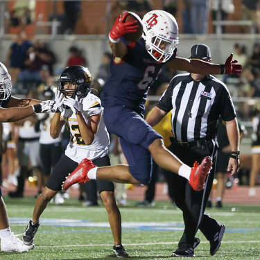 Scott throws for 7 TDs in 1st half, Incarnate Word rolls HCU