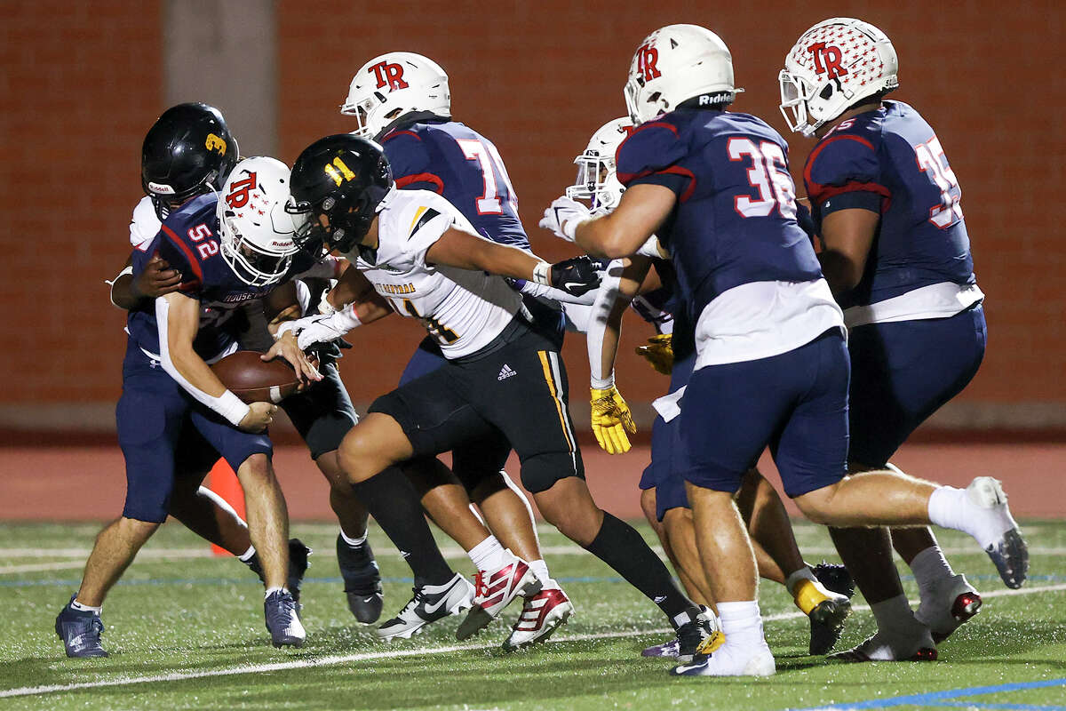 High School Football Roosevelt 31, East Central 21