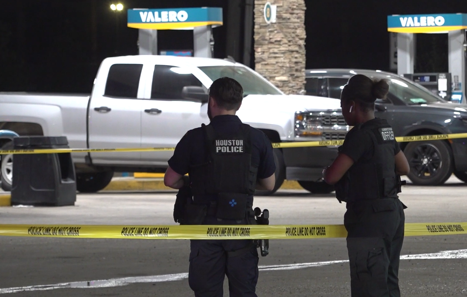Houston security guard kills man who allegedly pointed gun at him